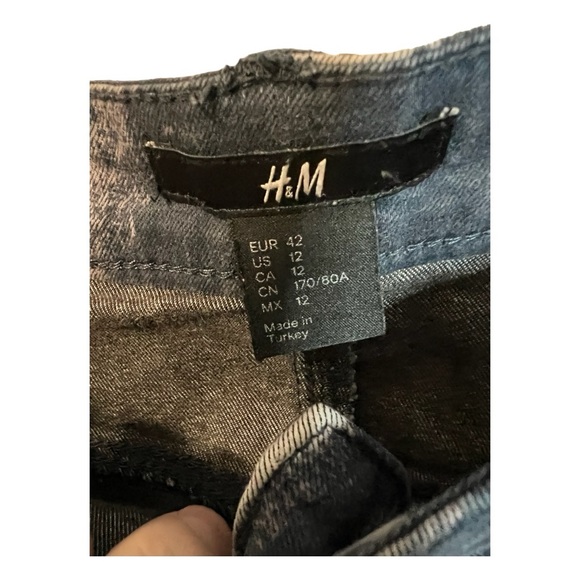 A pair of H & M pants in size 12 - Picture 4 of 6